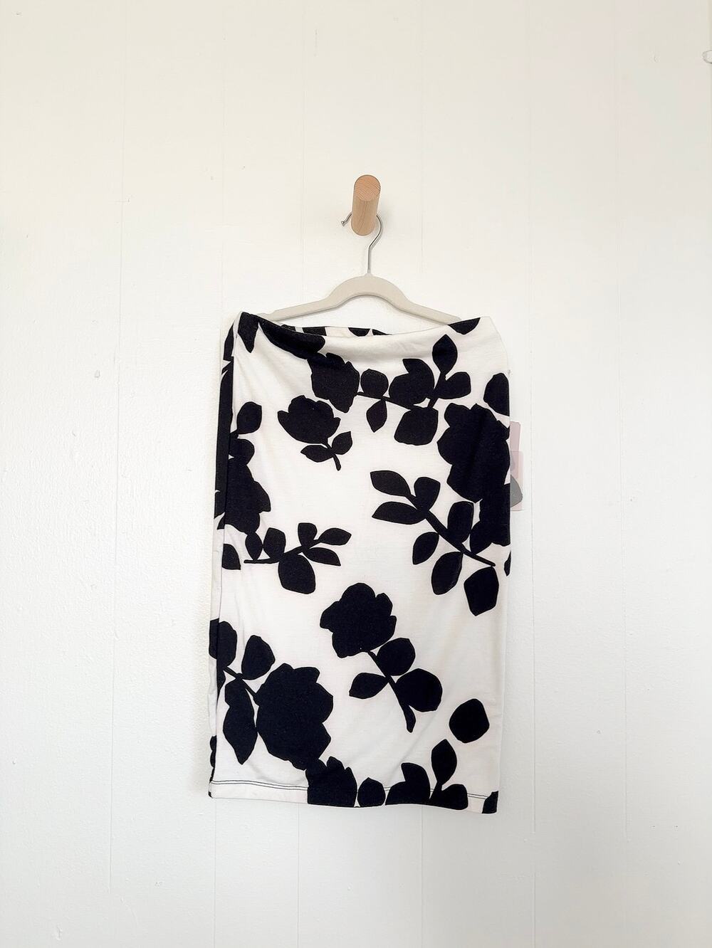 Forever 21 Graphic Bold Floral Print Stretch Tube Bodycon Midi Skirt Small